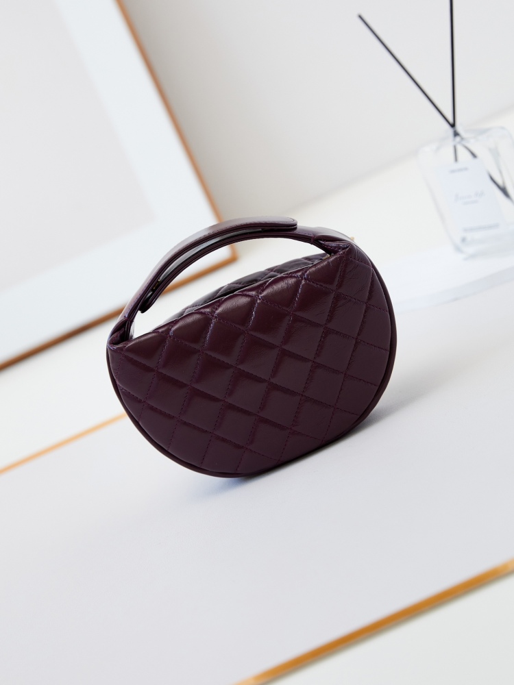 Chanel 24A Hula Hoop is a high class simple but noble style.
