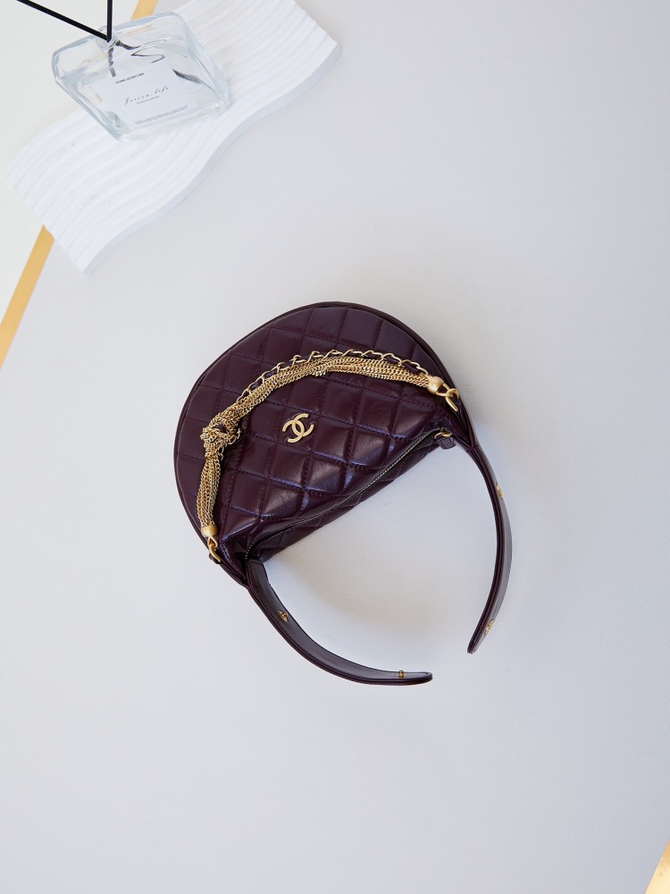 Chanel 24A Hula Hoop is a high class simple but noble style.