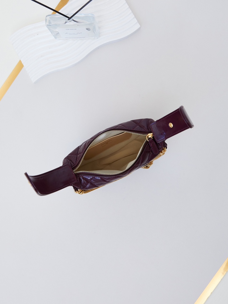 Chanel 24A Hula Hoop is a high class simple but noble style.