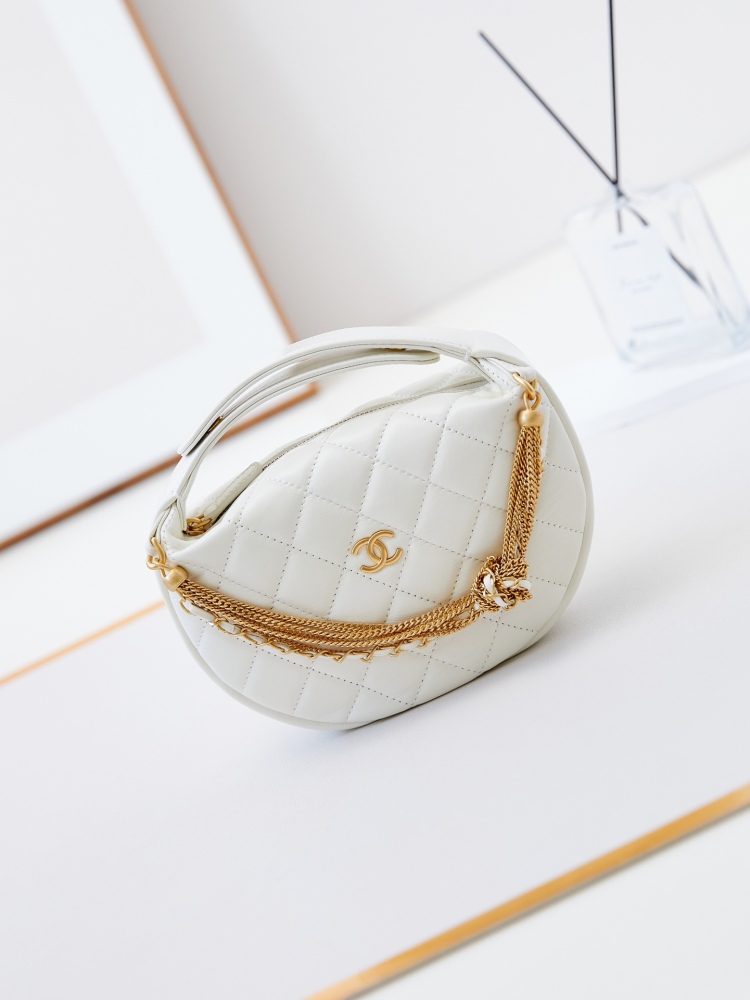 Chanel 24A Hula Hoop is a high class simple but noble style.