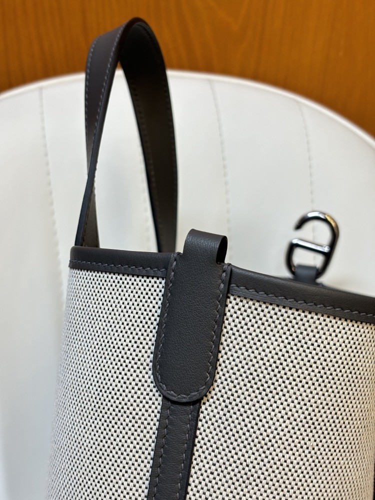 Hermes In the loop Pig's Nose Vegetable Basket