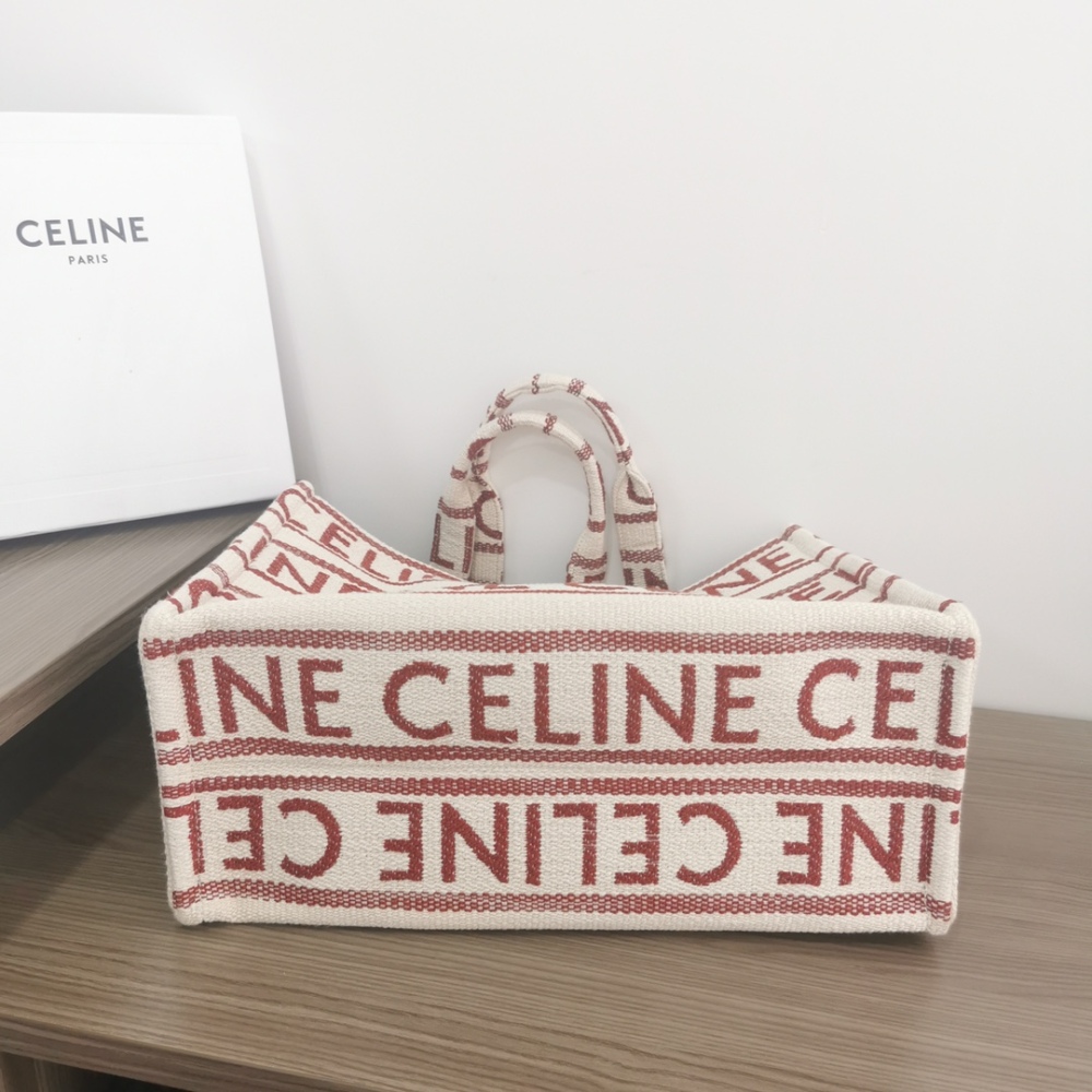 CELINE CABAS THAIS|New for fall, the all-over printed textile large Tote