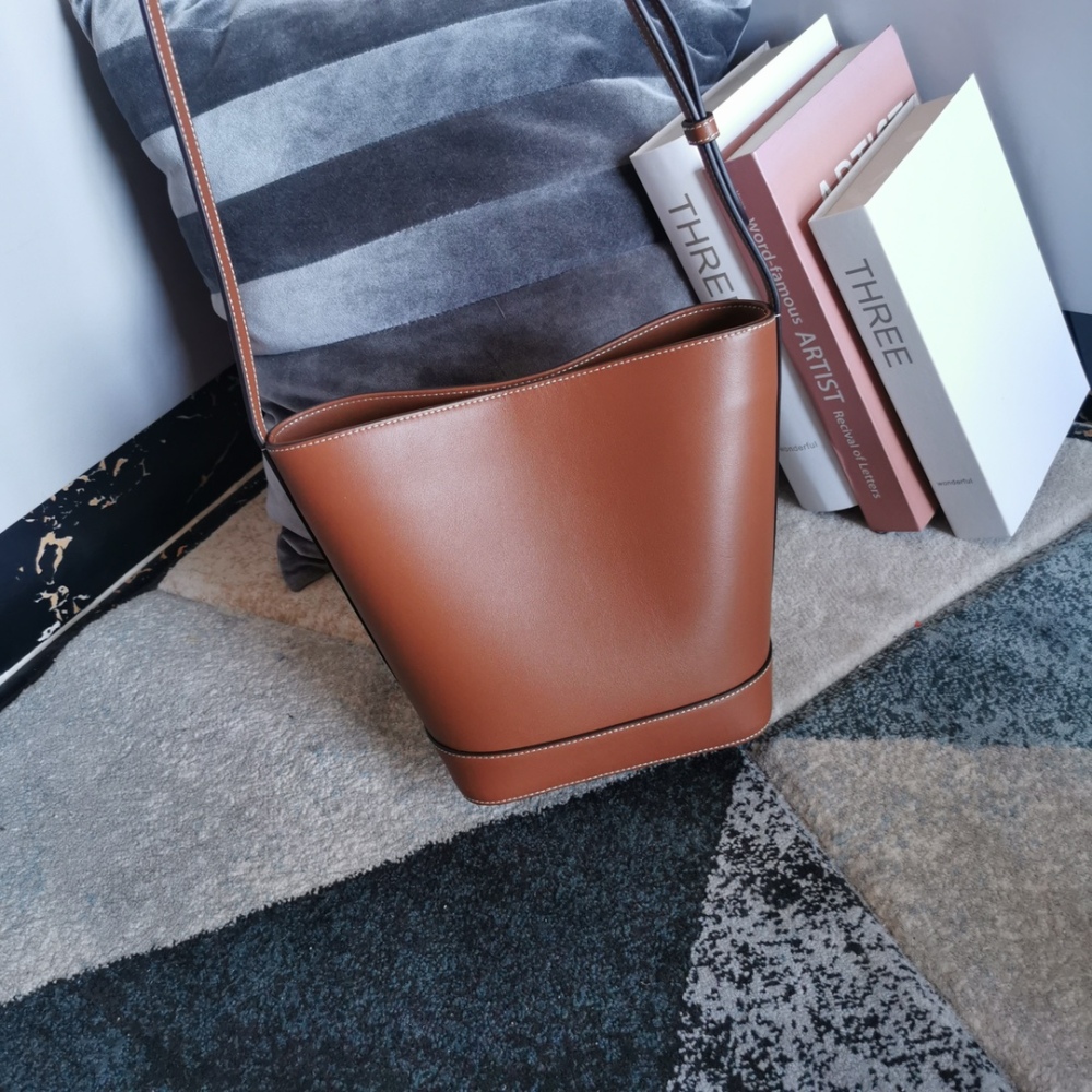 celine CUIR bucket
