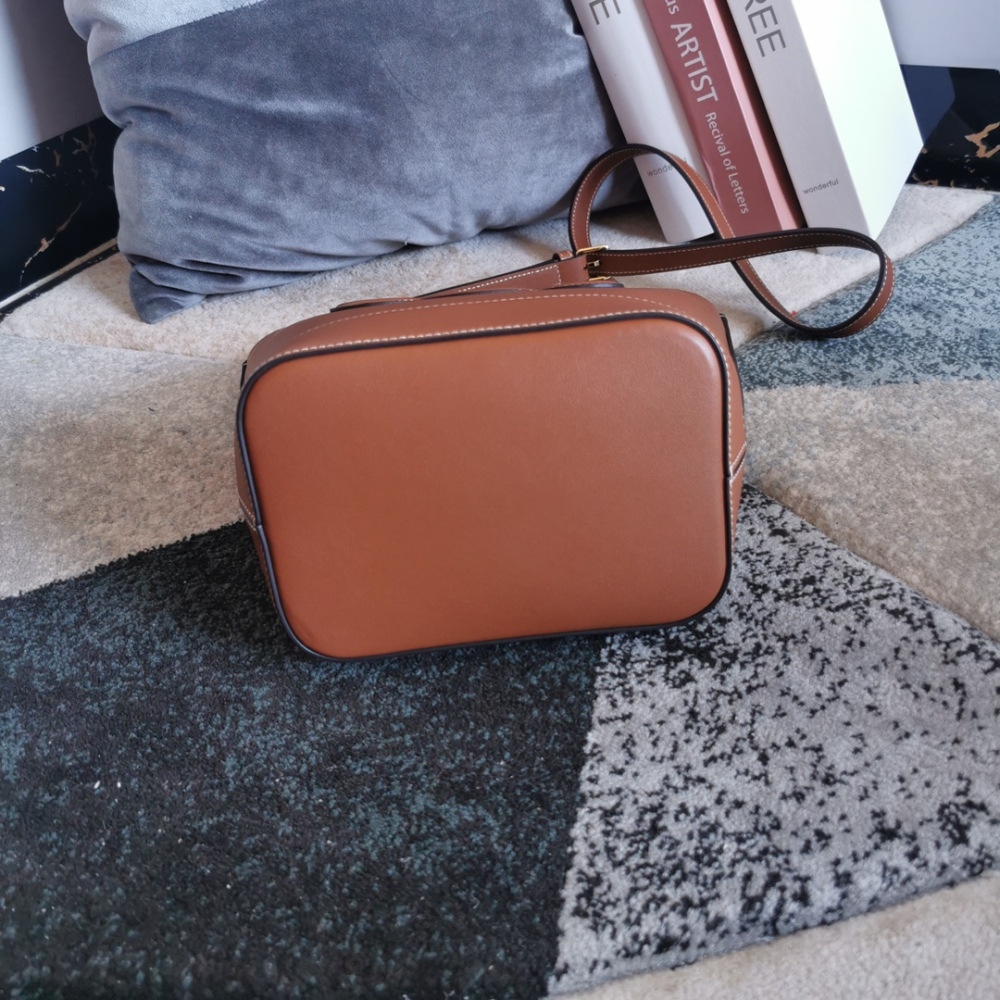 celine CUIR bucket
