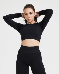 Black long-sleeved trousers suit