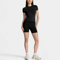 Short sleeves + shorts black