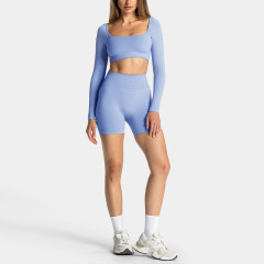 Long sleeves + shorts light blue