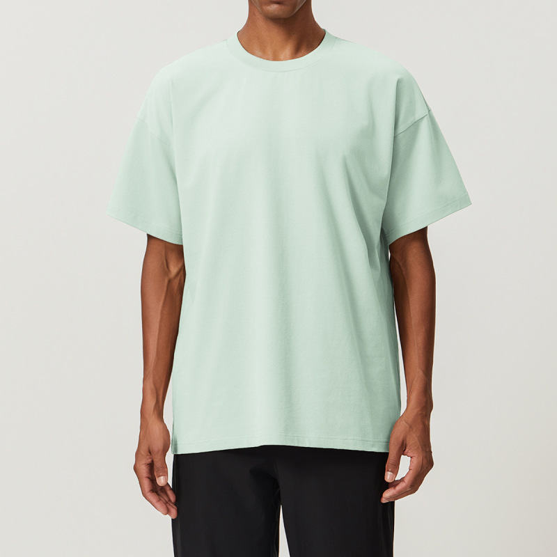 Soft cotton, absorbent, breathable, and gentle on the skin. Loose fit, casual and comfortable, perfect for men's fitness.
