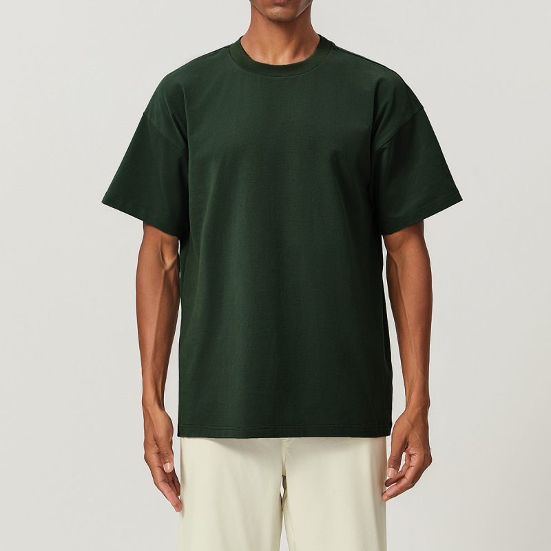 Soft cotton, absorbent, breathable, and gentle on the skin. Loose fit, casual and comfortable, perfect for men's fitness.