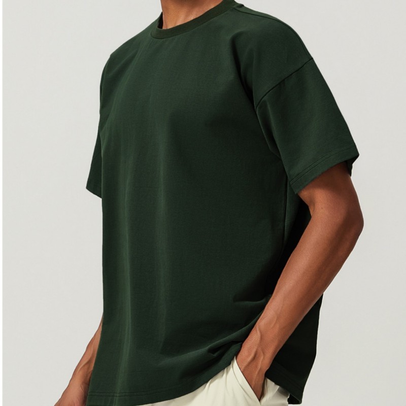 Soft cotton, absorbent, breathable, and gentle on the skin. Loose fit, casual and comfortable, perfect for men's fitness.
