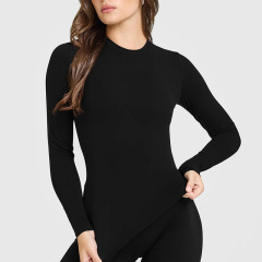 Long-sleeved black