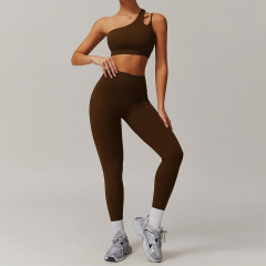 One-shoulder trousers in birch tea brown