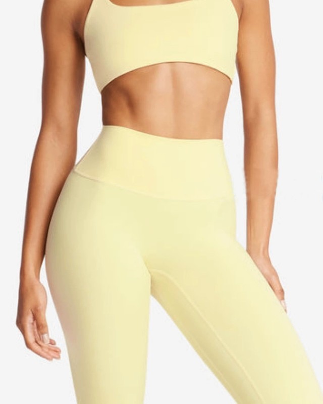 Women's yoga cover-up, made of nylon and ammonia with a brushed finish, feels light and comfortable against the skin, suitable for sports and fitness, highly elastic, quick-drying, and versatile.