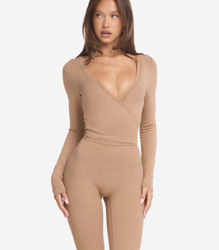 Women's yoga cover-up, made of nylon and ammonia with a brushed finish, feels light and comfortable against the skin, suitable for sports and fitness, highly elastic, quick-drying, and versatile.