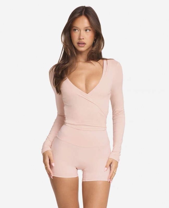 Women's yoga cover-up, made of nylon and ammonia with a brushed finish, feels light and comfortable against the skin, suitable for sports and fitness, highly elastic, quick-drying, and versatile.