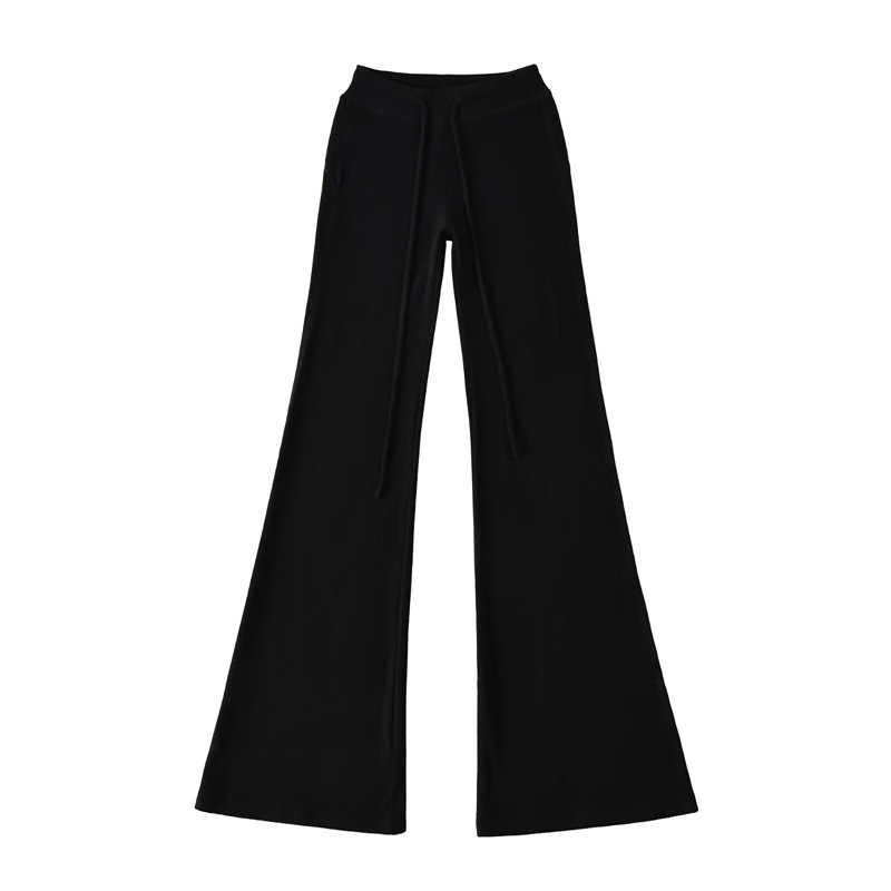 Tall, slim-fit sports two-piece set, flattering stand-up collar zip-up denim cardigan top with flared trousers, women's style.