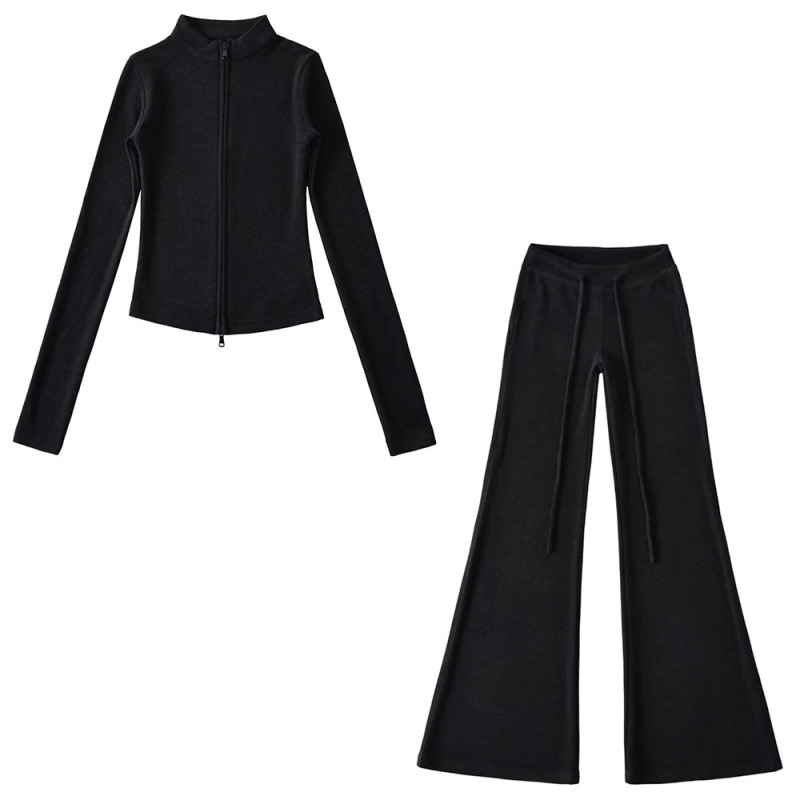 Tall, slim-fit sports two-piece set, flattering stand-up collar zip-up denim cardigan top with flared trousers, women's style.