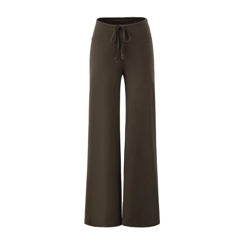 Inner Set with Chest Pad and Strap + Drapey Straight-Leg Casual Pants + Outer Set with Slightly Sheer Blouse for a Relaxed Feel Three-Piece Set