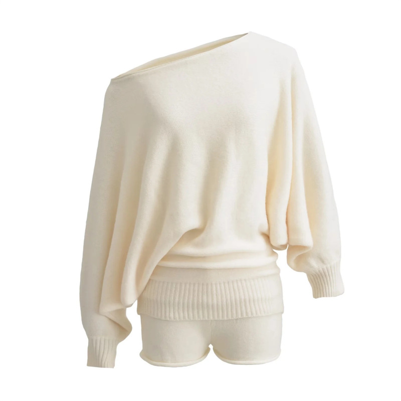 Lazy and Relaxed Slanted Shoulder Loose Knitwear Long-Sleeved Top + Rolled Edge Casual Sexy Shorts Knitwear Two-Piece Set