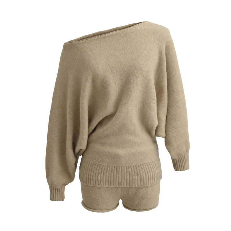 Lazy and Relaxed Slanted Shoulder Loose Knitwear Long-Sleeved Top + Rolled Edge Casual Sexy Shorts Knitwear Two-Piece Set