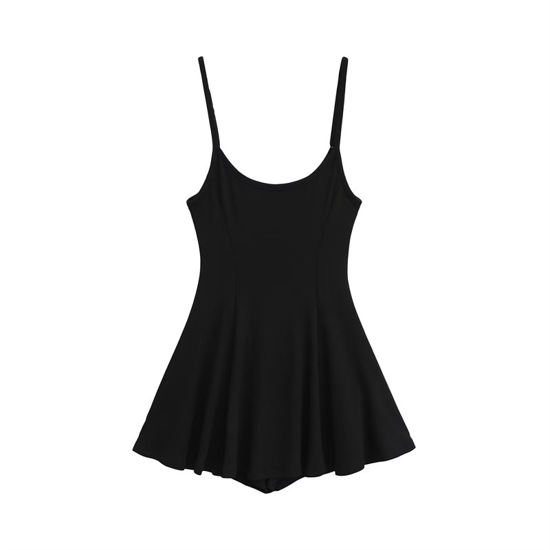 Black sexy A-line halter dress, elegant waist-cinching base layer, anti-exposure shorts, hot girl pure and sexy two-piece set