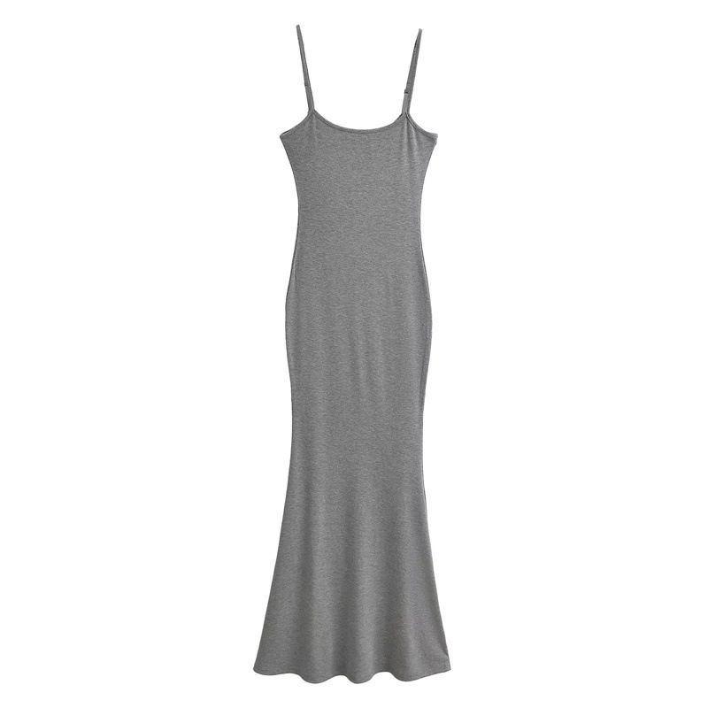 Pure and alluring off-shoulder halter dress for women, retro style, slimming and figure-hugging fishtail skirt.