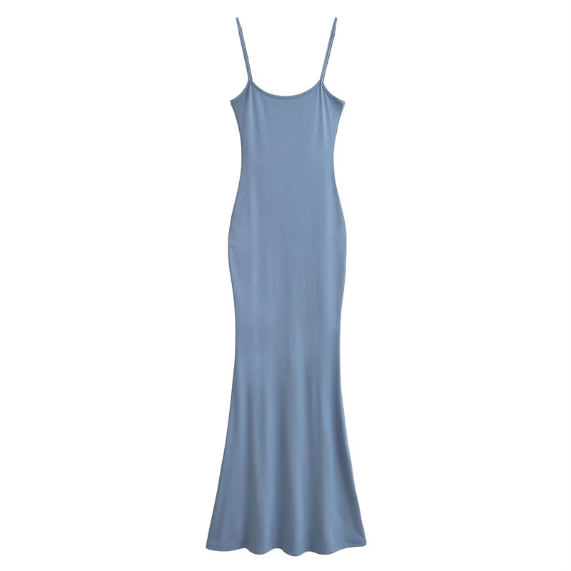 Pure and alluring off-shoulder halter dress for women, retro style, slimming and figure-hugging fishtail skirt.