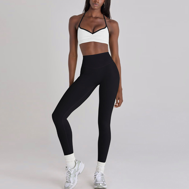 New yoga outfit high-waisted hip-lifting and tummy-controlling shorts, three-quarter length, suspender top, beautiful back, running sports bra and underwear set