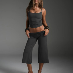Yy397 lead gray top + cropped wide-leg pants