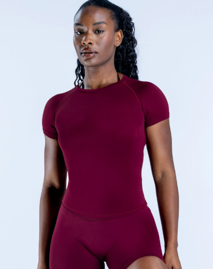 Amazon's Fully Matte Nylon High-Elastic Moisture-Wicking Seamless Short-Sleeve Fitness T-Shirt, Hip-Length