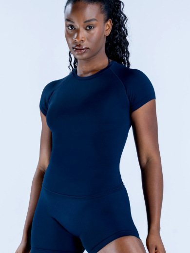 Amazon's Fully Matte Nylon High-Elastic Moisture-Wicking Seamless Short-Sleeve Fitness T-Shirt, Hip-Length