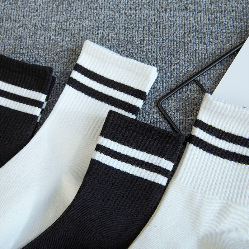 Women's Mid-Calf Socks, Men's Anti-Odor Pure Cotton Socks, Long Socks, Trendy Black and White Spring and Autumn Cotton Socks for Students and Couples