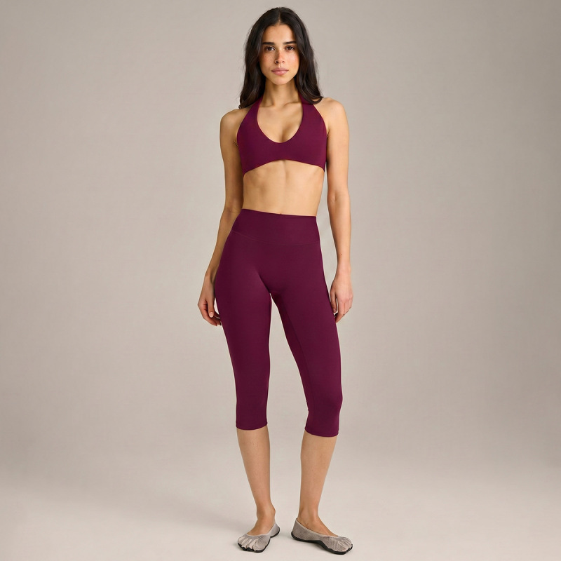 Cross-border yoga set with a beautiful backless halter neck sports bra, quick-drying, bare-feel yoga shorts, outdoor running and fitness set.