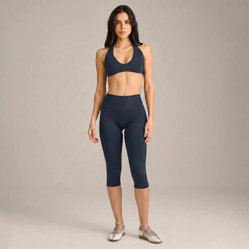 Cross-border yoga set with a beautiful backless halter neck sports bra, quick-drying, bare-feel yoga shorts, outdoor running and fitness set.