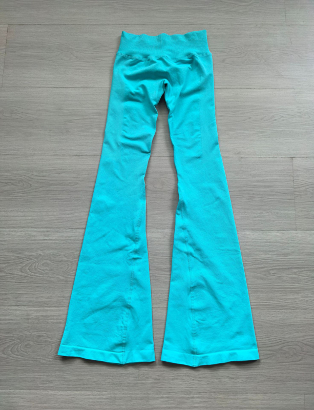 PY-5482-CK      Tight-Fitting Butt-Lifting Flared Pants