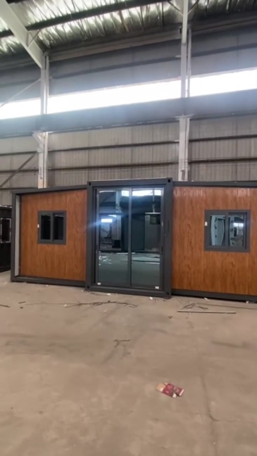 WinFair China Wholesale Ready Made 20 Ft Model Container Luxury Prefabricated Beach Mobile Modern Modular Tiny House Home