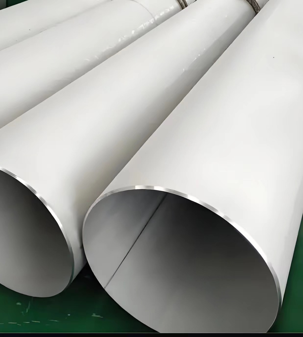 Stainless steel welded pipe