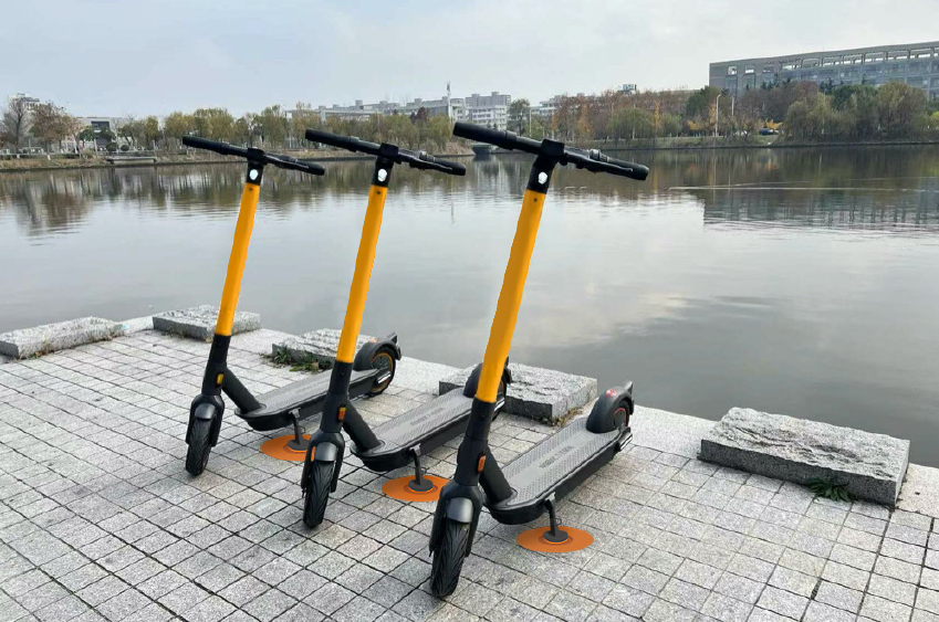 2-wheeled electric vehicle system uses the kickstand of two-wheeled vehicles as a medium to achieve a technological revolution in wireless charging