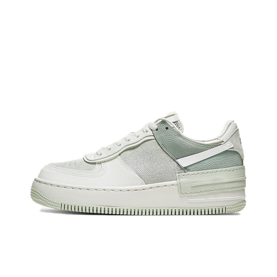 With shoe box:The Air Force 1 shadow AF1 is a number of the Air armament of the Air Force 1 had shadow,a film of the Beijing Baiyun