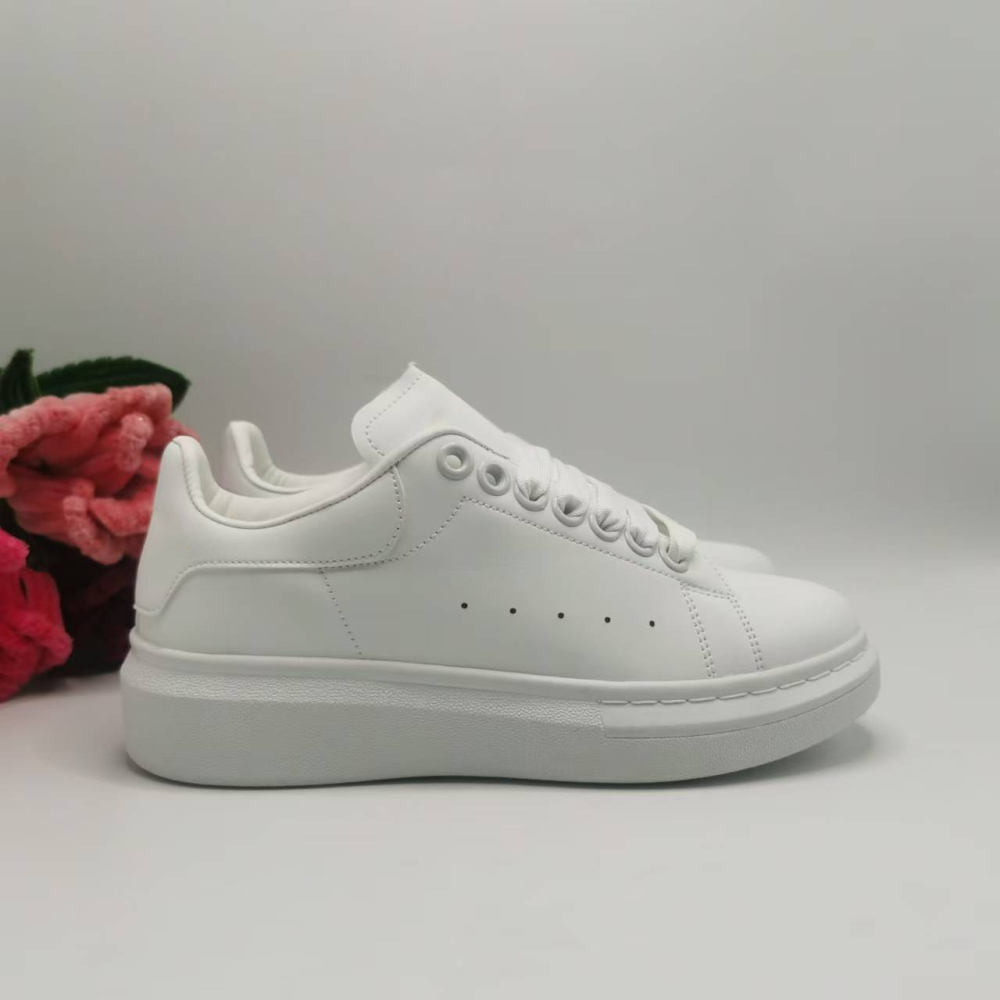 [With Shoe Box]:  Little White Shoes Classic Black and White Thick soled Raised Casual Board Shoes for Men and Women