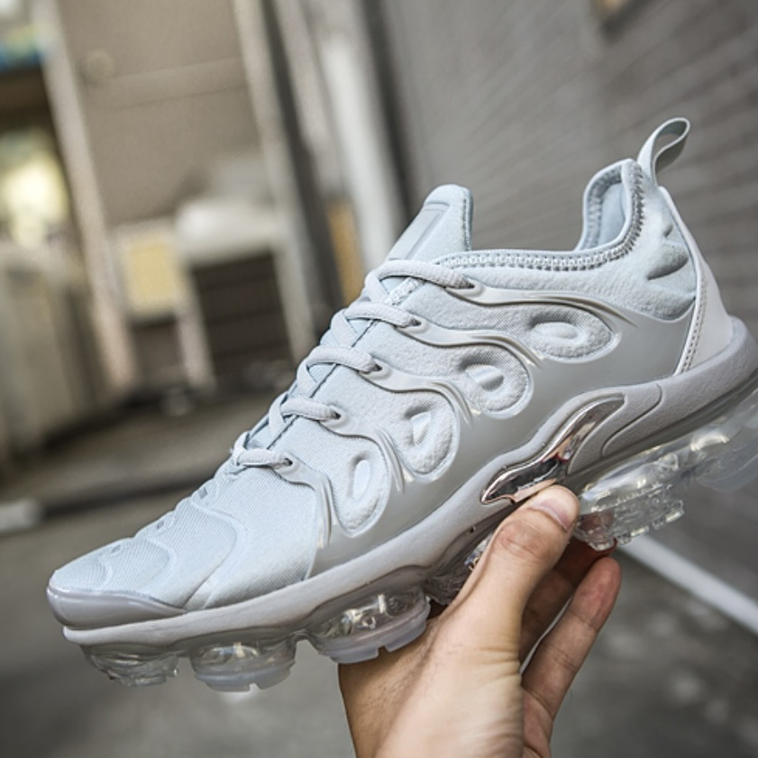 AFTER SALES: Non quality issues (such as size, color, or style errors caused by personal reasons of the user) are not eligible for refunds or exchanges. Please place your order with caution.   With shoe box:TN