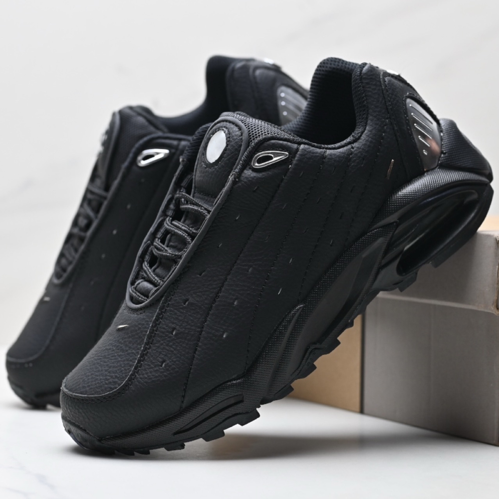 AFTER SALES: Non quality issues (such as size, color, or style errors caused by personal reasons of the user) are not eligible for refunds or exchanges. Please place your order with caution.  With shoe box:1 inverted hook low top basketball shoes  HOT