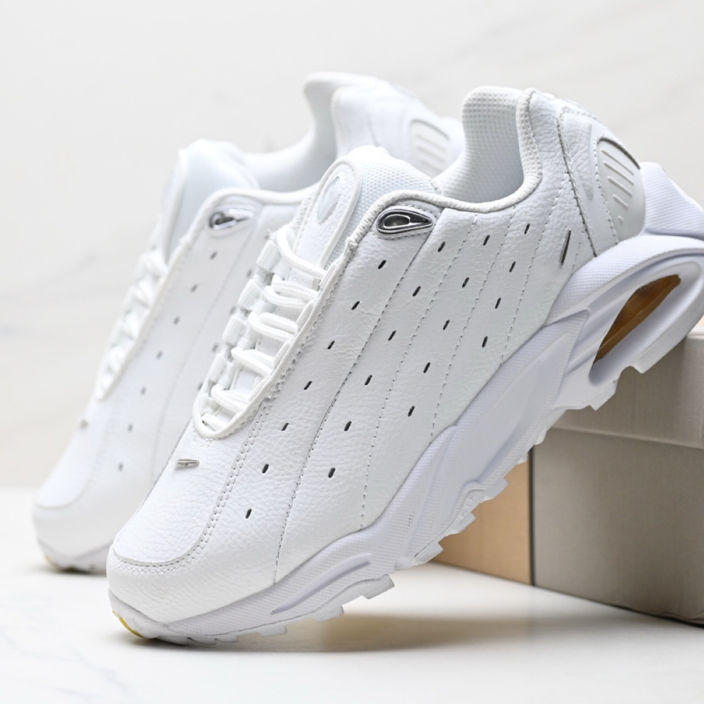 AFTER SALES: Non quality issues (such as size, color, or style errors caused by personal reasons of the user) are not eligible for refunds or exchanges. Please place your order with caution.  With shoe box:1 inverted hook low top basketball shoes  HOT
