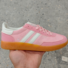 spe- Pink White