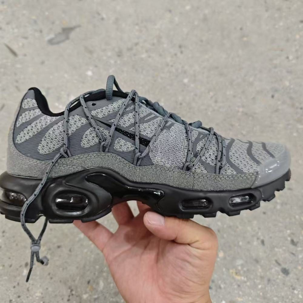 Air Max plus With shoe box