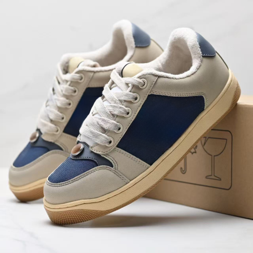 scre  With shoe box