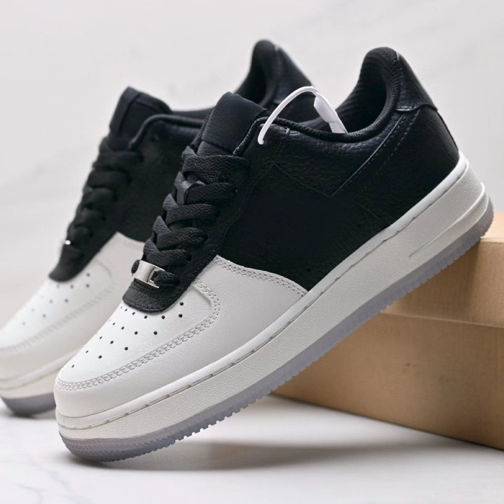 af1 07  With shoe box