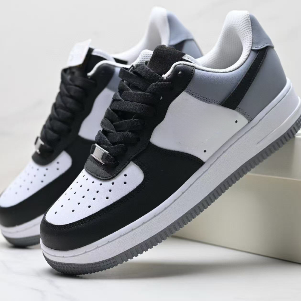af1 07  With shoe box