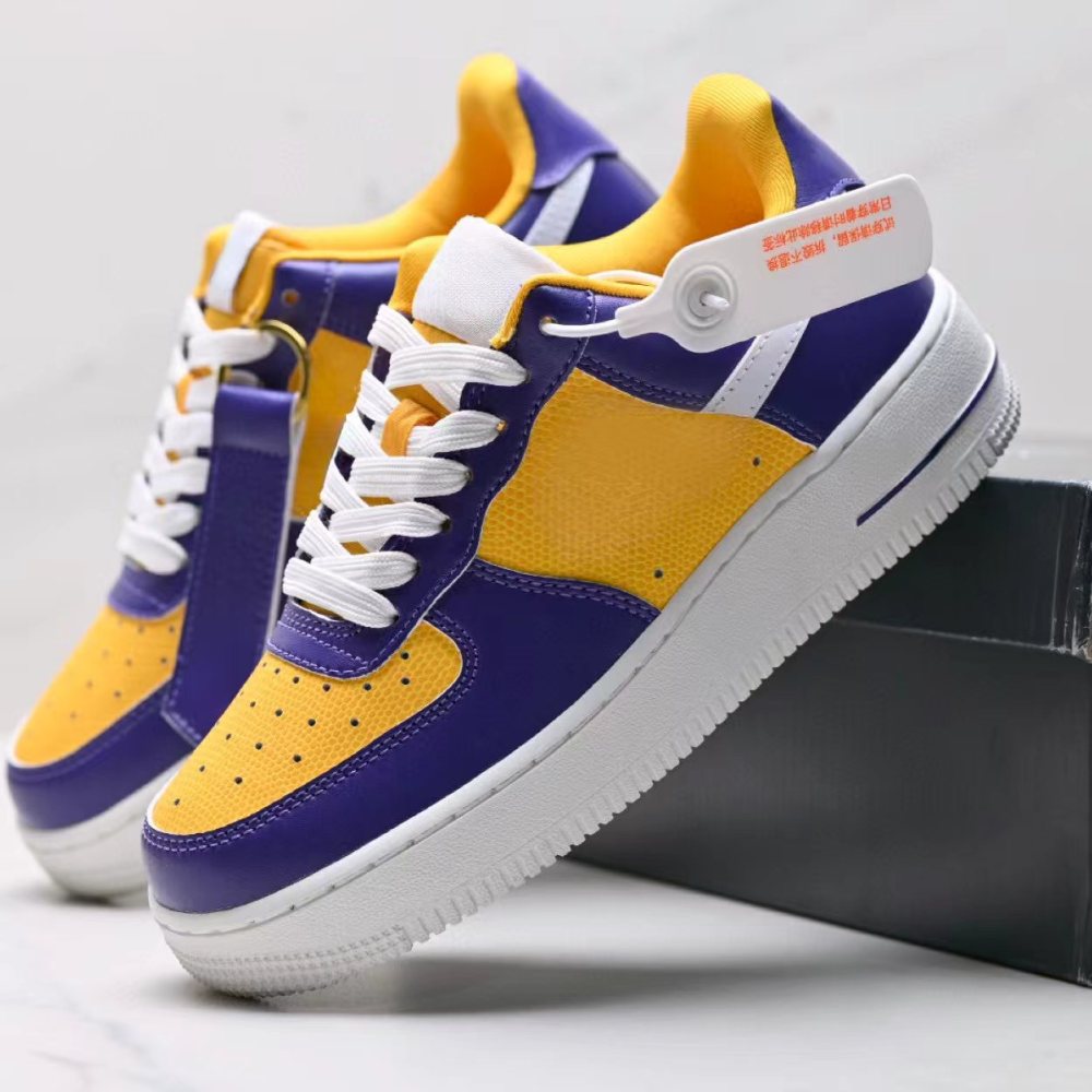 af1 07  With shoe box