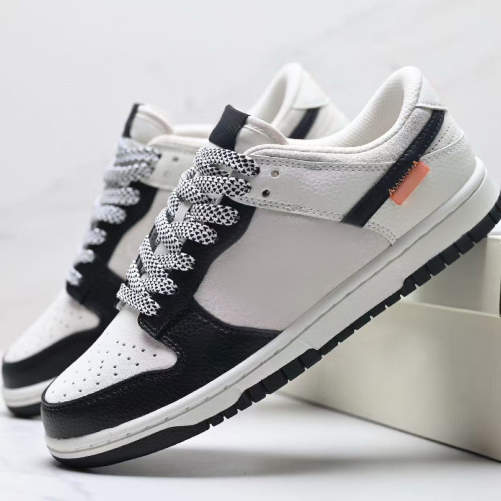 dk  With shoe box